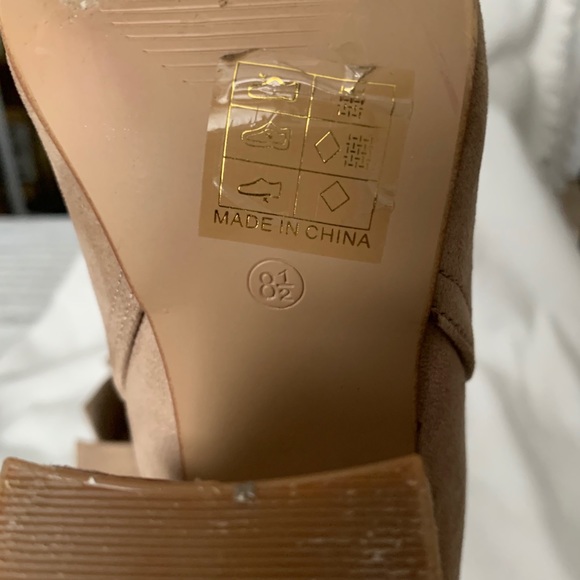 Boots - Picture 3 of 5